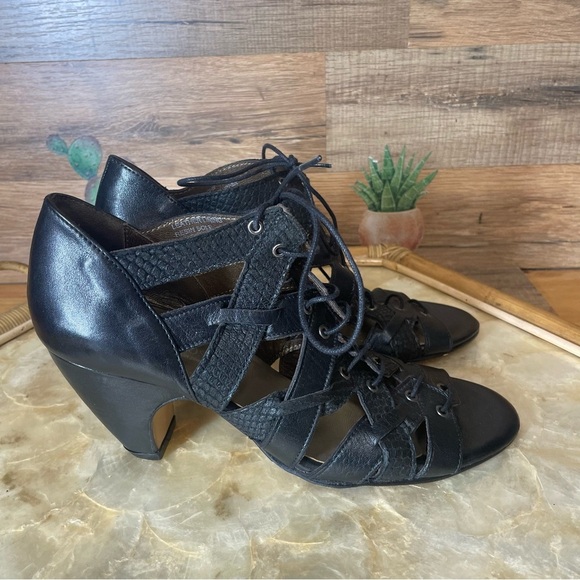 Valeria Grossi black leather lace up heels women’s 39 US 8.5 snakeskin print - Picture 1 of 9